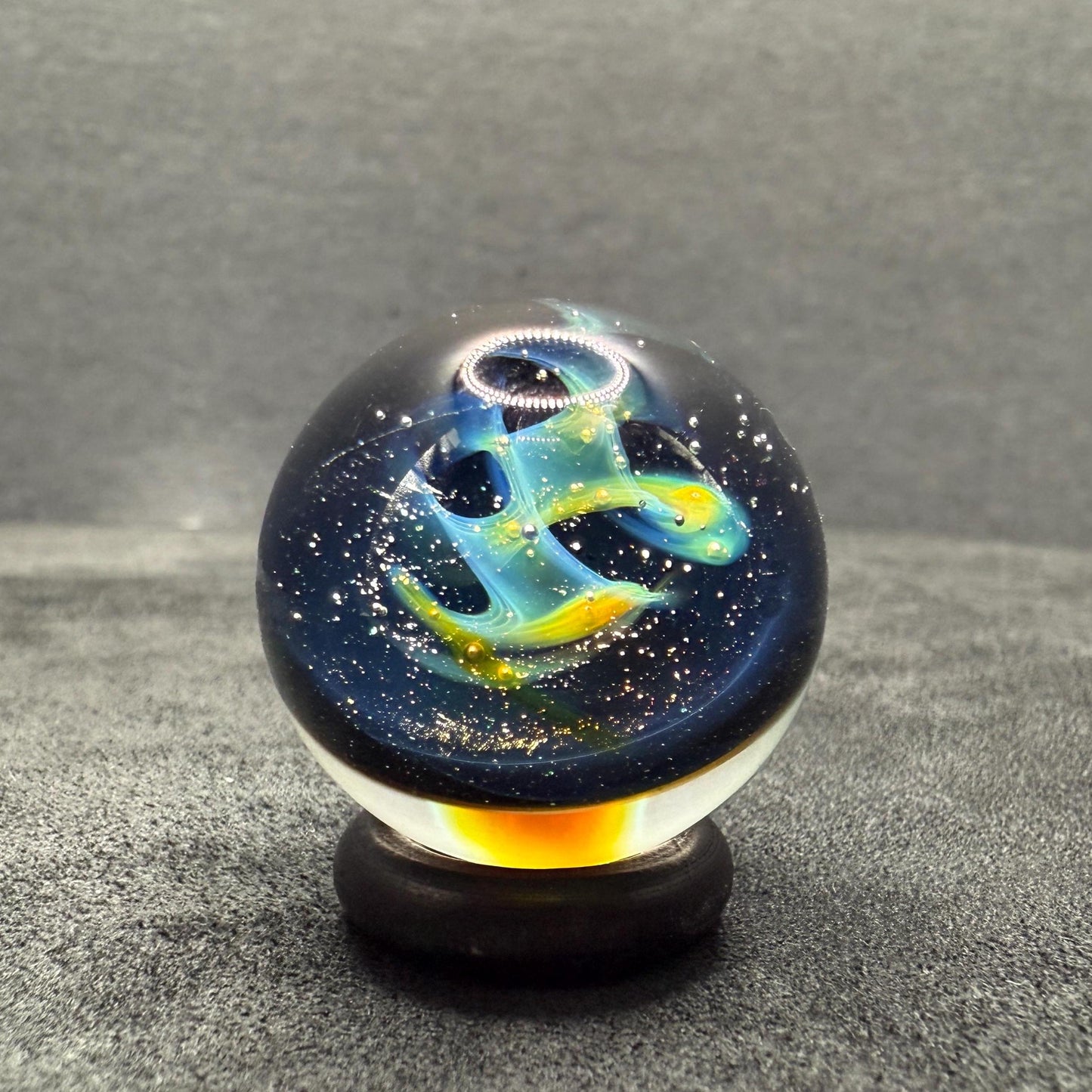 1.06 Inch Flip-Side Glass Marble – Silver Fume Spiral Art Glass – Handmade Collectible with Display Stand